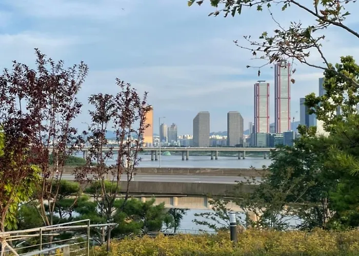 홍대,합정,상수역 10분 최대6명 감성 #1 *