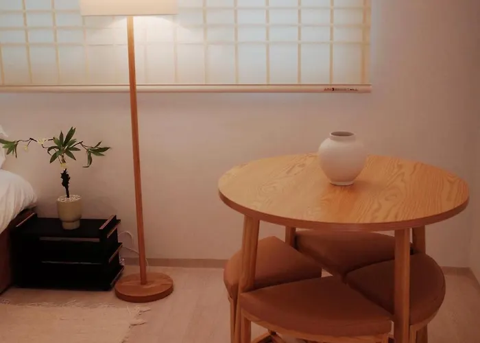 홍대,합정,상수역 10분 최대6명 감성 #1 Apartment